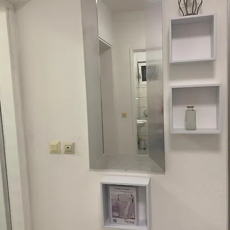 Natali *